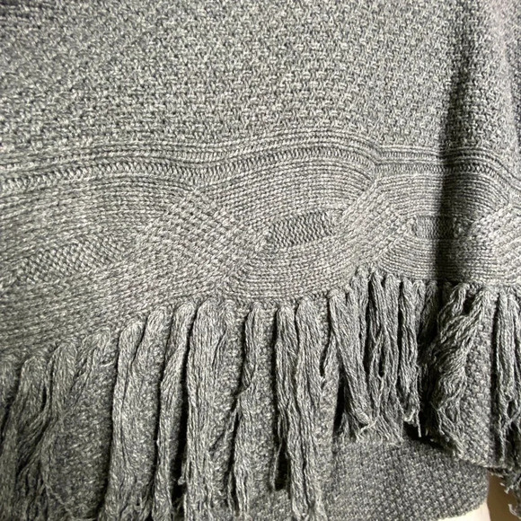 NWT Coldwater Creek Gray Knit Sweater Poncho Wool Blend Fringe One Size Boho - Picture 5 of 10
